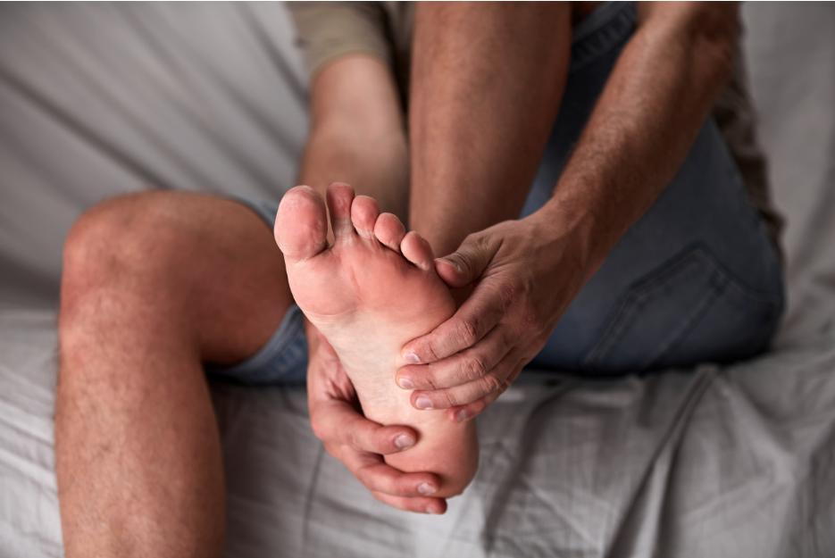 outer foot pain could be characterised as avulsion styloid fracture